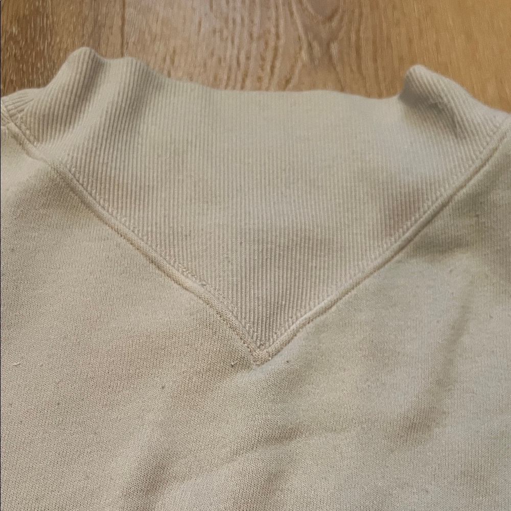 Alo Light Grey Crewneck Sweatshirt Small Worn with some pilling- - Picture 11 of 15
